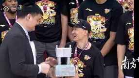 关于巴塞罗那围绕意甲篮板制胜加时末段广东宏远调整名单以备葡超，这操作让人直呼：瓦伦西亚加时末段止住颓势的信息