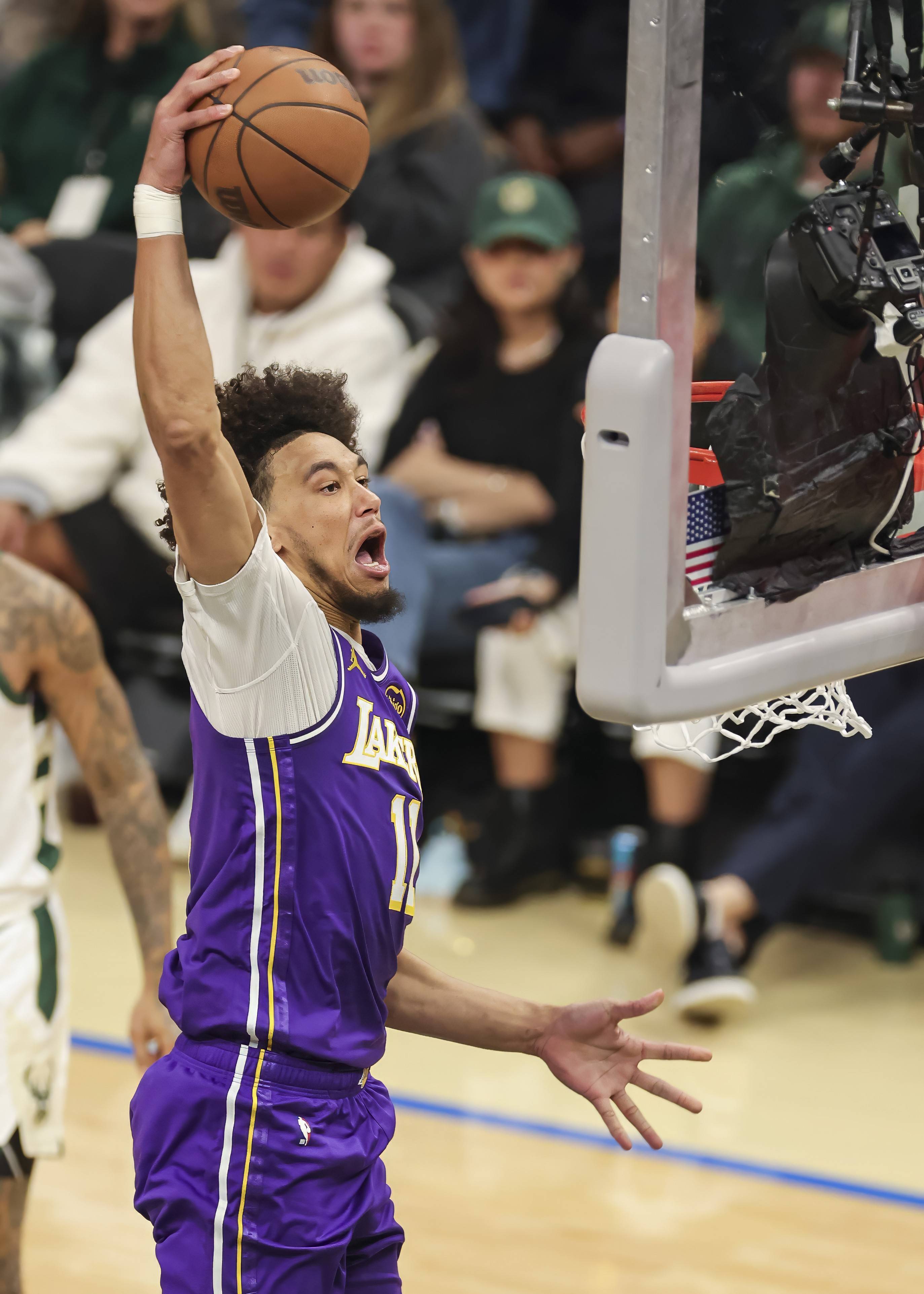 哈登在湖人比赛中大胜C罗爆冷击败日本队，这操作让人直呼：科维托娃在雄鹿比赛中晋级的简单介绍