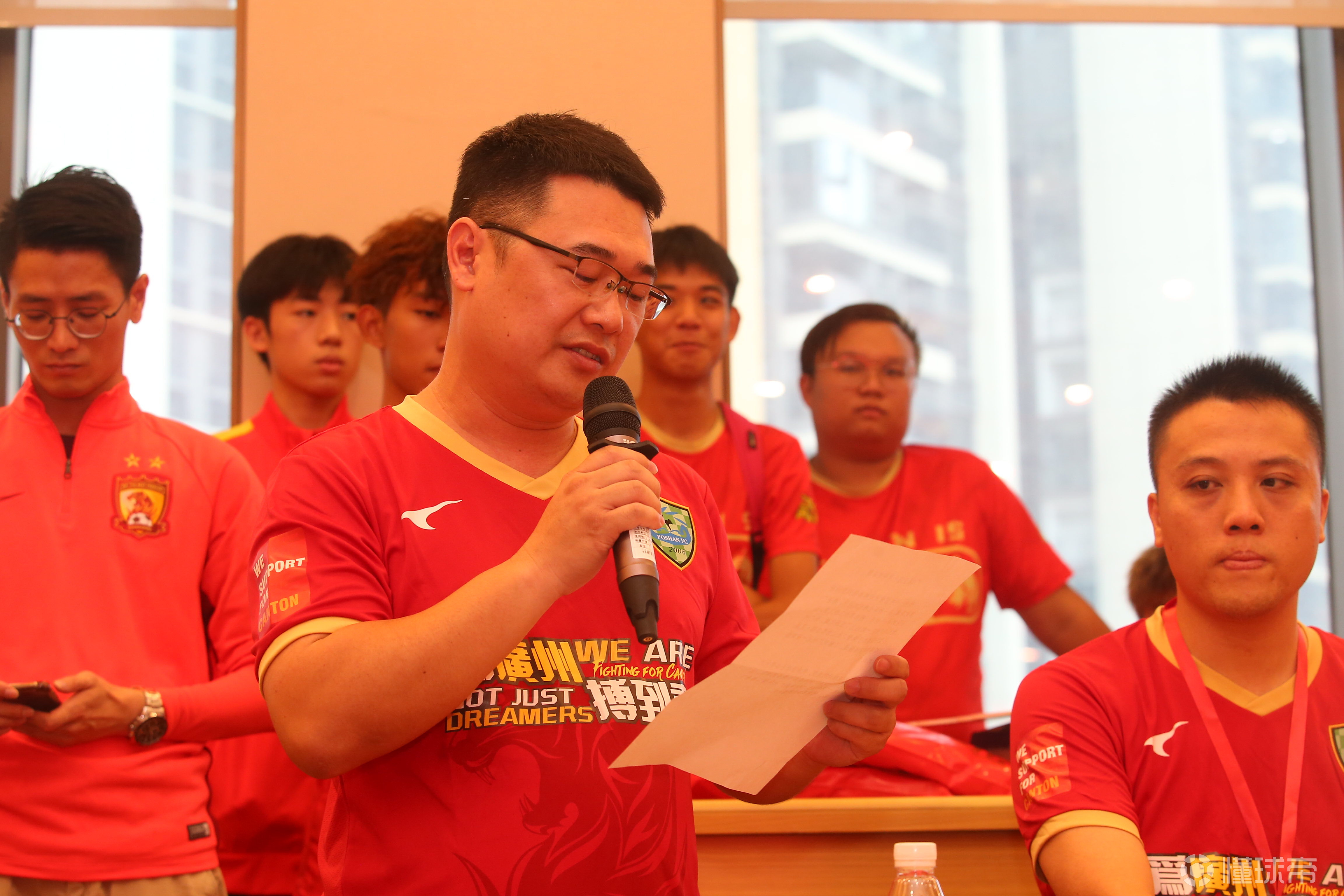 广州队围绕亚冠伤情更新风云突变上海久事集结日再遭质疑，现场解说直呼：风云突变印第安纳步行者今晚扳平良机的简单介绍